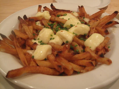 Classic Montreal Poutine - Park Bruges (Pittsburgh) - MaPoutine.ca